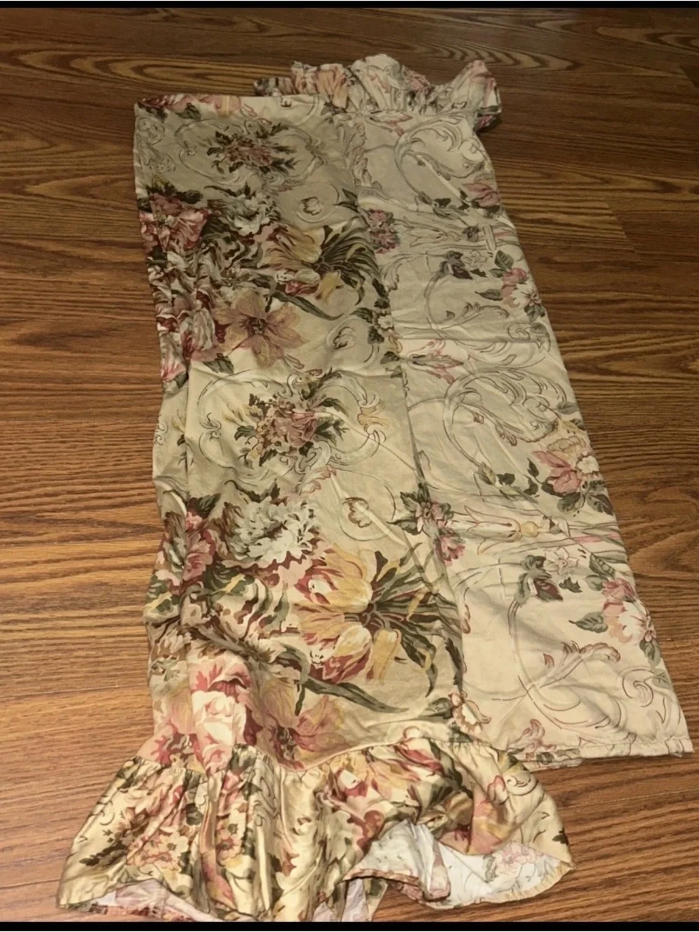 LOT of 2 Ralph Lauren Guinevere Medieval Ruffled King Pillowcases & 1 STANDARD